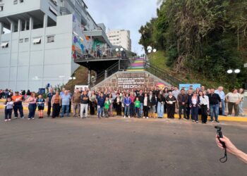 Erechim entrega Escadaria José Bonifácio Pereira revitalizada com investimento de R$ 800 mil